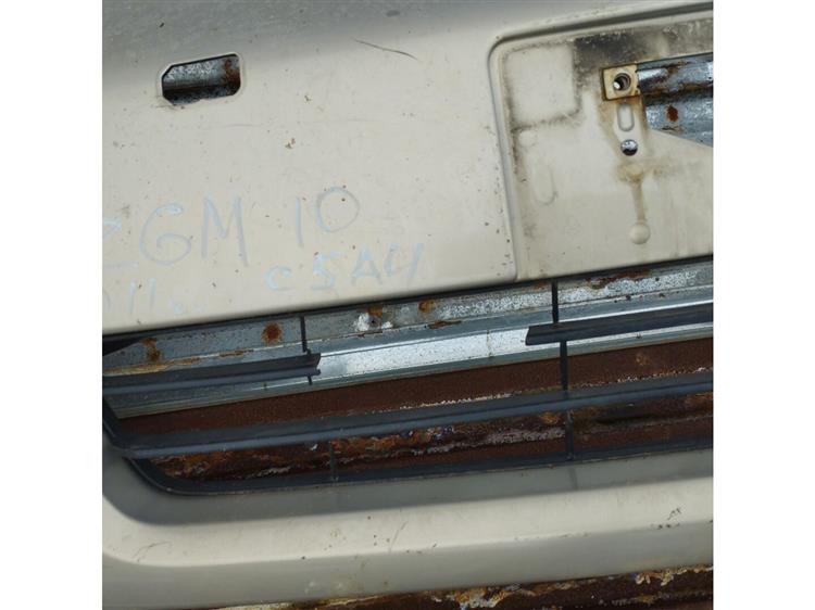 Решетка радиатора Тойота Исис в Орехово-Зуево 91579